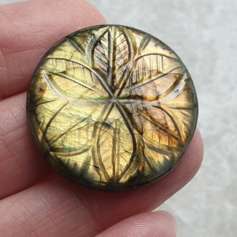 Labradorite cabochon carved fi 30 mm no. 130 Labradorite cabochon carved fi 30 mm no. 130