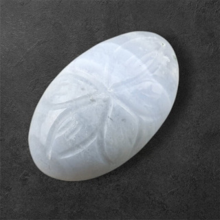 Agat blue lace kaboszon carving 24x15 mm nr 57