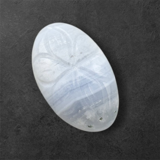 Agat blue lace kaboszon carving 24x15 mm nr 57
