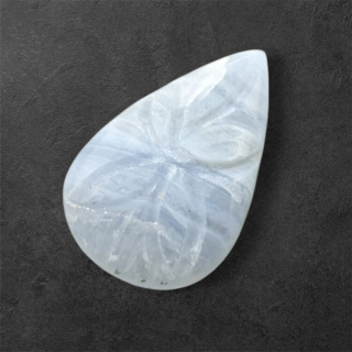 Agat blue lace kaboszon carving 26x16 mm nr 62