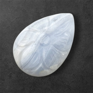 Agat blue lace kaboszon carving 26x18 mm nr 45