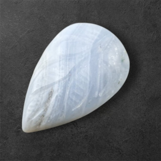 Agat blue lace kaboszon carving 27x17 mm nr 50