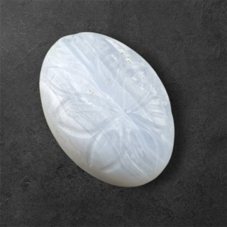 Agat blue lace kaboszon carving 27x18 mm nr 11