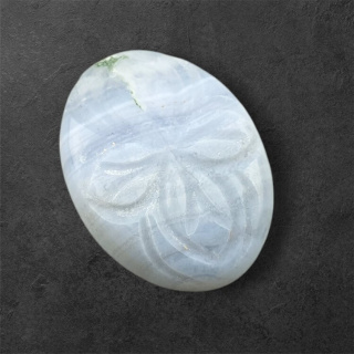 Agat blue lace kaboszon carving 27x21 mm nr 17