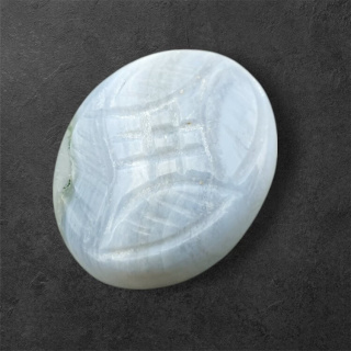Agat blue lace kaboszon carving 27x22 mm nr 51