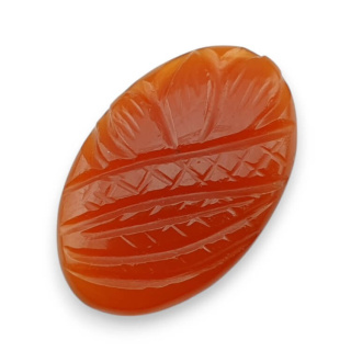 Carnelian carved cabochon 28x18 mm no 42