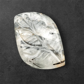 Kwarc z turmalinem kaboszon carving 24x17 mm nr 9