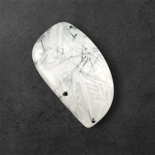 Kwarc z turmalinem kaboszon carving 27x16 mm nr 30