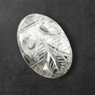 Kwarc z turmalinem kaboszon carving 27x19 mm nr 64