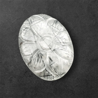 Kwarc z turmalinem kaboszon carving 27x20 mm nr 38