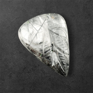 Kwarc z turmalinem kaboszon carving 29x21 mm nr 19
