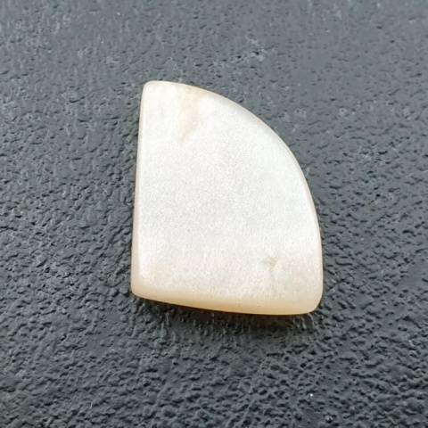White moonstone carved cabochon 17x15 mm no 292 White moonstone carved cabochon 17x15 mm no 292