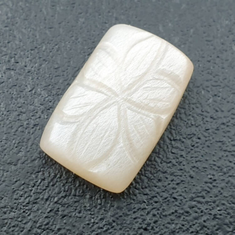 White moonstone carved cabochon 20x13 mm no 214 White moonstone carved cabochon 20x13 mm no 214