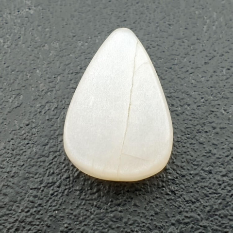 Moonstone white cabochon carving 20x14 mm no. 291 Moonstone white cabochon carving 20x14 mm no. 291