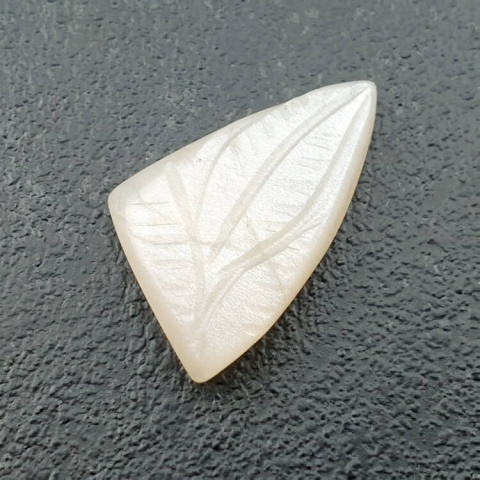 Moonstone white cabochon carving 21x15 mm no. 242 Moonstone white cabochon carving 21x15 mm no. 242