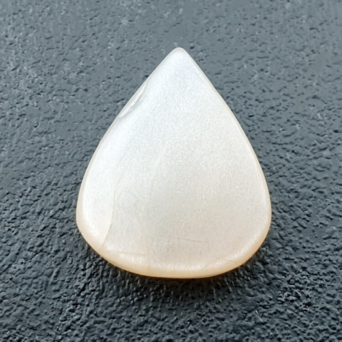 Moonstone white cabochon carving 21x17 mm no. 251 Moonstone white cabochon carving 21x17 mm no. 251