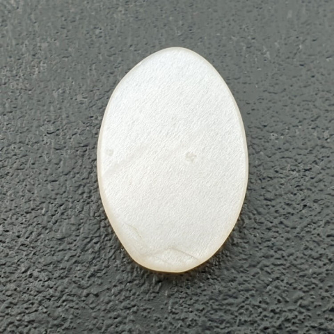 Kamień księżycowy biały kaboszon carving 22x15 mm nr 279 Kamień księżycowy biały kaboszon carving 22x15 mm nr 279