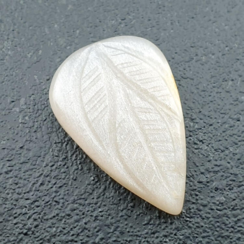 White moonstone carved cabochon 24x16 mm no 260 White moonstone carved cabochon 24x16 mm no 260