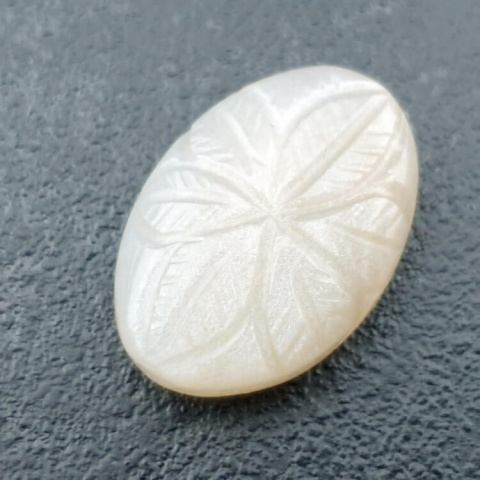 Moonstone white cabochon carving 25x17 mm no 219 Moonstone white cabochon carving 25x17 mm no 219