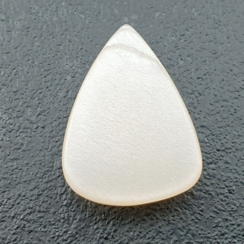 Kamień księżycowy biały kaboszon carving 25x18 mm nr 208 Kamień księżycowy biały kaboszon carving 25x18 mm nr 208