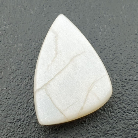 Moonstone white cabochon carving 25x19 mm no 233 Moonstone white cabochon carving 25x19 mm no 233