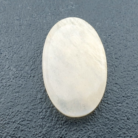 Kamień księżycowy biały kaboszon carving 26x16 mm nr 249 Kamień księżycowy biały kaboszon carving 26x16 mm nr 249