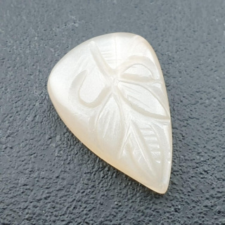 Moonstone white cabochon carving 26x18 mm no 278