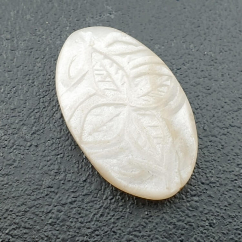 Moonstone white cabochon carving 27x17 mm no. 231 Moonstone white cabochon carving 27x17 mm no. 231