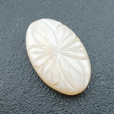 Moonstone white cabochon carving 27x17 mm no 274 Moonstone white cabochon carving 27x17 mm no 274