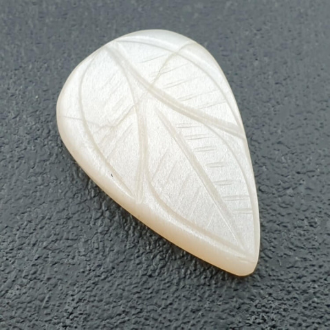 Moonstone white cabochon carving 29x19 mm no. 256 Moonstone white cabochon carving 29x19 mm no. 256