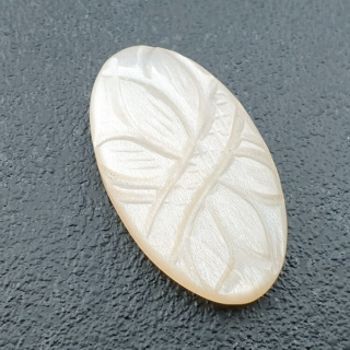 Kamień księżycowy biały kaboszon carving 30x17 mm nr 271