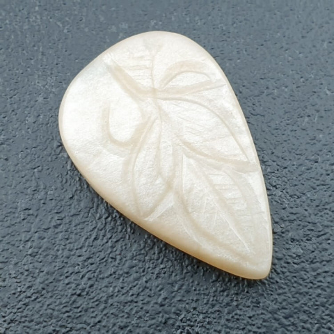 Moonstone white cabochon carving 31x20 mm no 262 Moonstone white cabochon carving 31x20 mm no 262