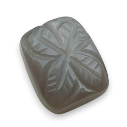 Kamień księżycowy szary kaboszon carving 14x12 mm nr 193 Kamień księżycowy szary kaboszon carving 14x12 mm nr 193