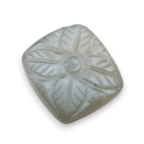 Kamień księżycowy szary kaboszon carving 20x18 mm nr 149 Kamień księżycowy szary kaboszon carving 20x18 mm nr 149