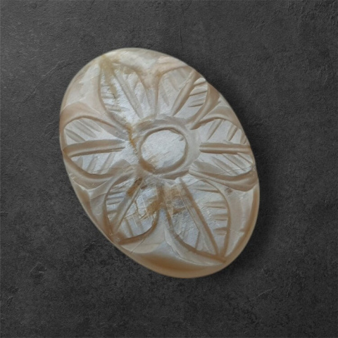 Grey moonstone carved cabochon 28x20 mm no 140 Grey moonstone carved cabochon 28x20 mm no 140