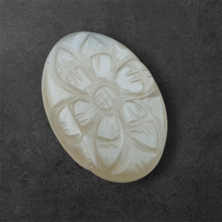 Moonstone grey cabochon carving 29x20 mm no 113