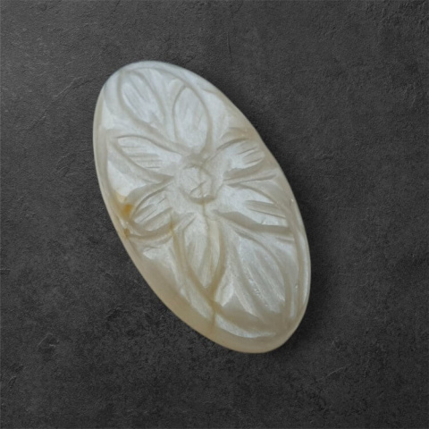 Grey moonstone carved cabochon 30x16 mm no 110 Grey moonstone carved cabochon 30x16 mm no 110