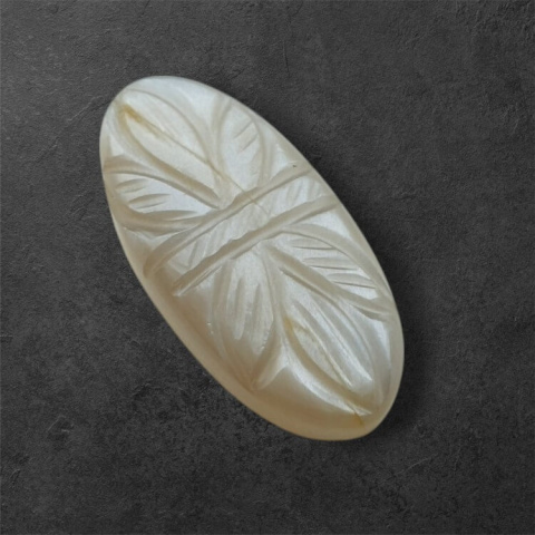 Moonstone grey cabochon carving 31x15 mm no 133 Moonstone grey cabochon carving 31x15 mm no 133