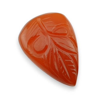 Carnelian carved cabochon 26x19 mm no 84