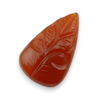 Carnelian carved cabochon 28x17 mm no 72