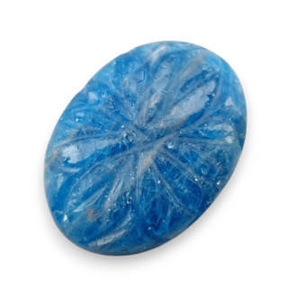 Apatyt kaboszon carving 25x18 mm nr 6