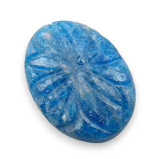 Apatyt kaboszon carving 25x18 mm nr 6