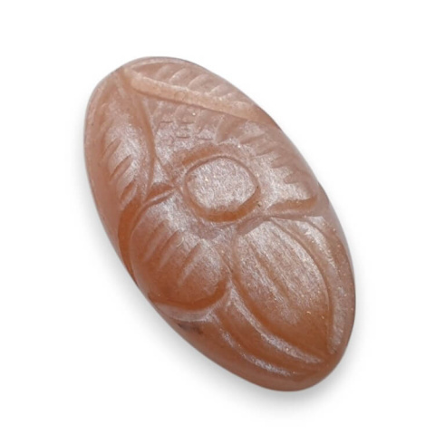 Kamień księżycowy brzoskwiniowy kaboszon carving 26x14 mm nr 90 Kamień księżycowy brzoskwiniowy kaboszon carving 26x14 mm nr 90