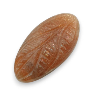 Kamień słoneczny kaboszon carving 28x15 mm nr 38