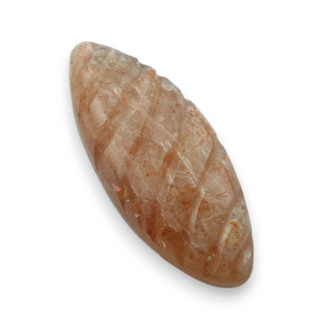 Kamień słoneczny kaboszon carving 29x12 mm nr 6