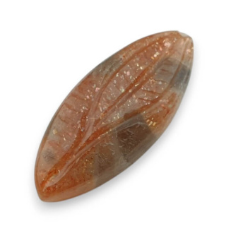 Kamień słoneczny kaboszon carving 31x13 mm nr 34