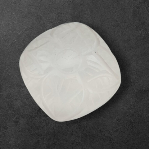 Kwarc różowy kaboszon carving 22x22 mm nr 23 Kwarc różowy kaboszon carving 22x22 mm nr 23