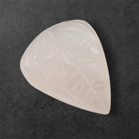 Pink quartz carved cabochon 24x20 mm no 19 Pink quartz carved cabochon 24x20 mm no 19