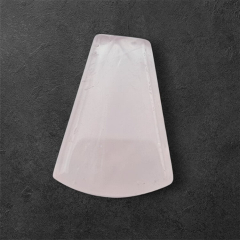 Pink quartz carved cabochon 26x19 mm no 50 Pink quartz carved cabochon 26x19 mm no 50