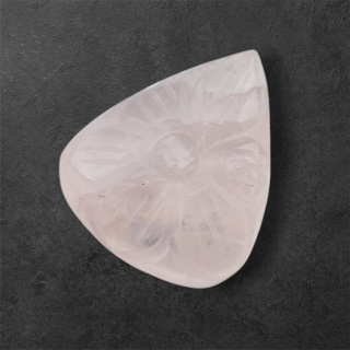 Rose quartz cabochon carving 26x21 mm no 32
